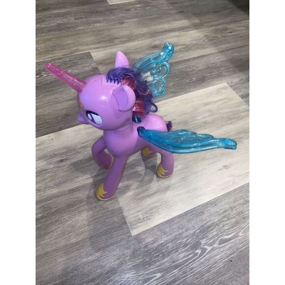 My Little Pony Twilight Sparkle - Talks, Sings & Moves - Picture 7 of 9